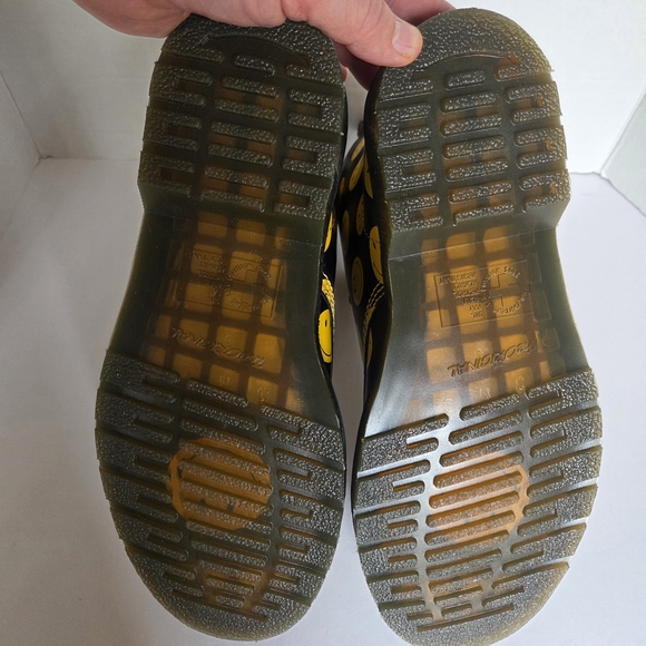 Dr Doc Martens Adult Unisex Smiley 1460 Combat Leather Boots 9M Men/ 10 Women - Picture 12 of 15